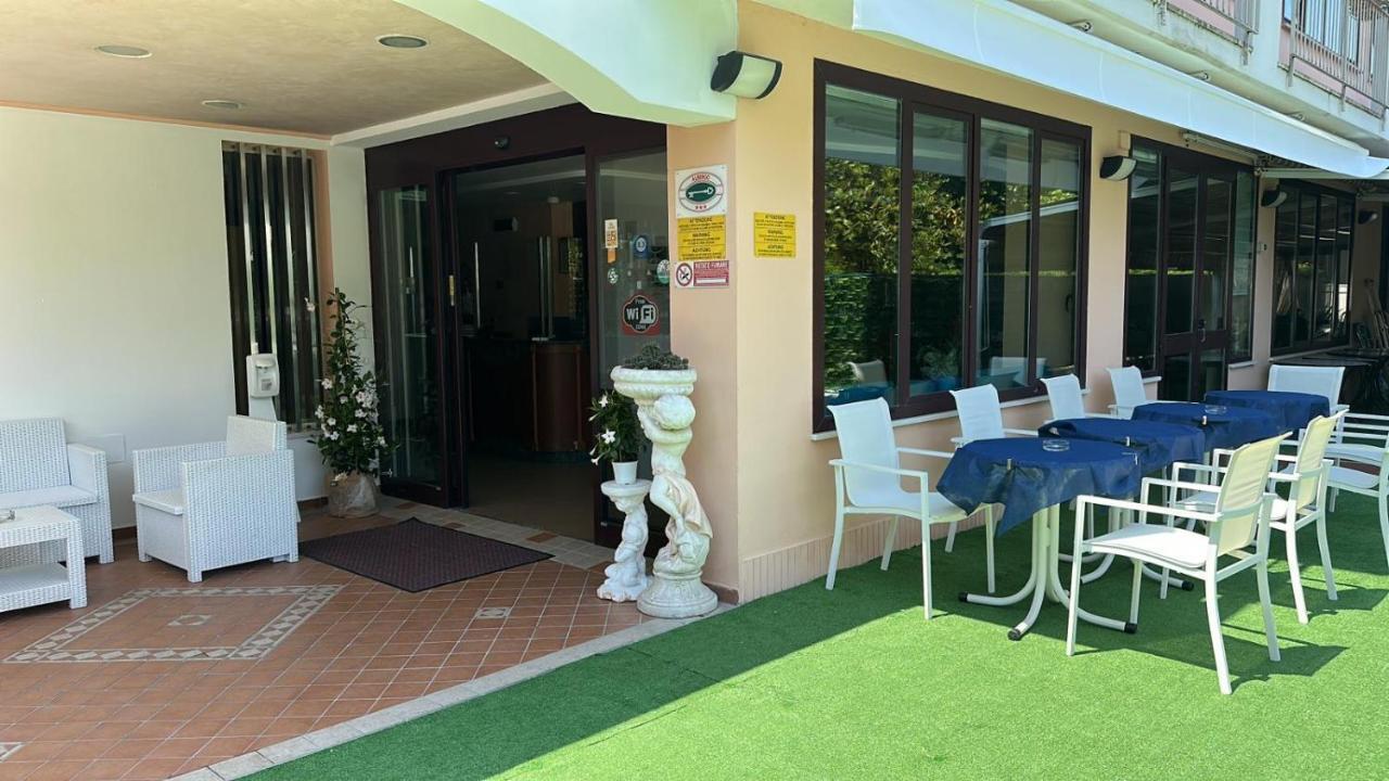 Hotel Bel Sogno リミニ エクステリア 写真